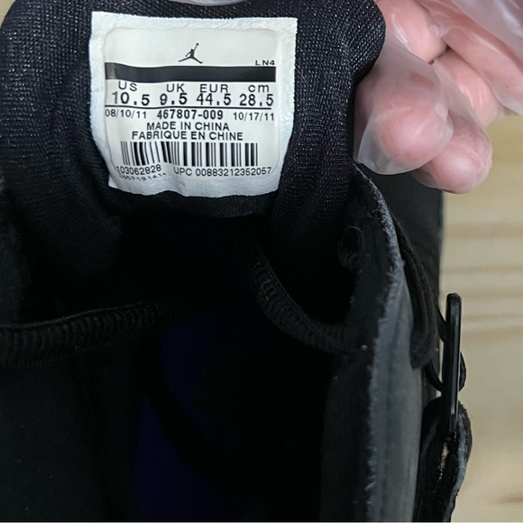 J O R D A N - Picture 15 of 15